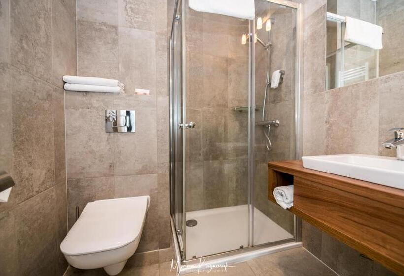 غرفة قياسية, Osada śnieżka Koło Karpacza