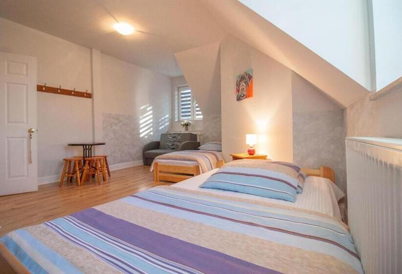 スタンダードトリプルルーム, Helenowo