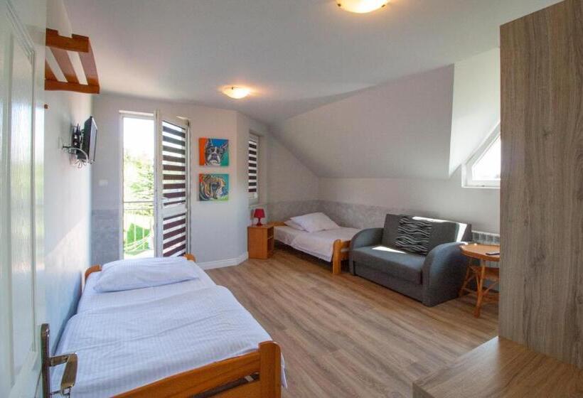 スタンダード４人部屋, Helenowo