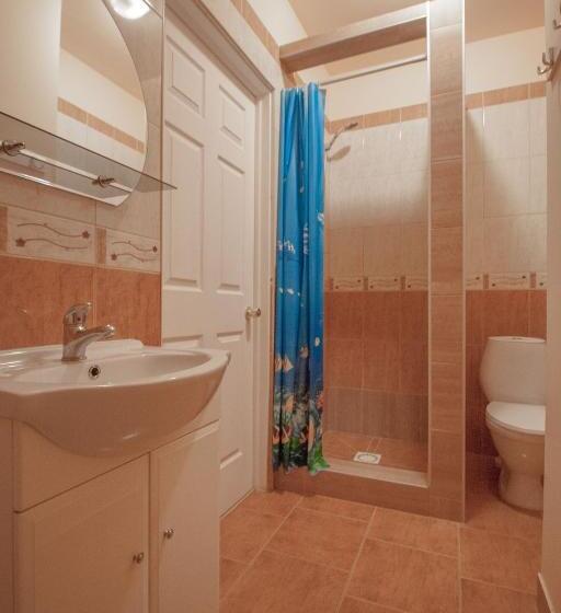 スタンダードトリプルルーム, Helenowo