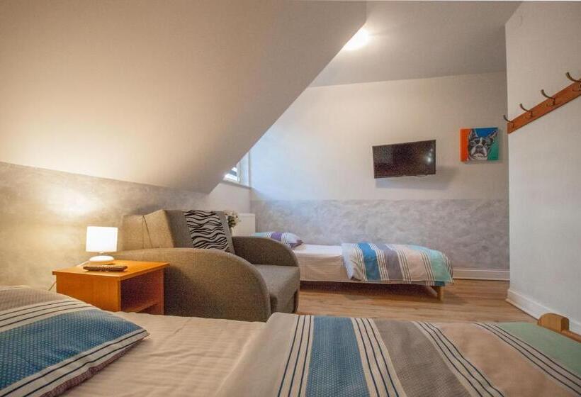 スタンダードトリプルルーム, Helenowo