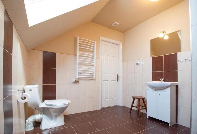 발코니가 있는 4인용 스탠다드 룸, Helenowo