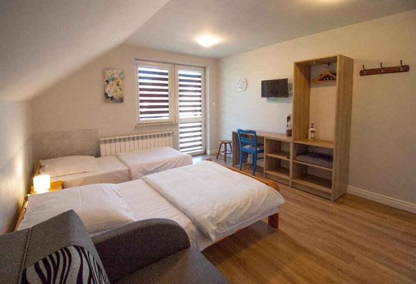 バルコニー付スタンダード４ベッドルーム, Helenowo