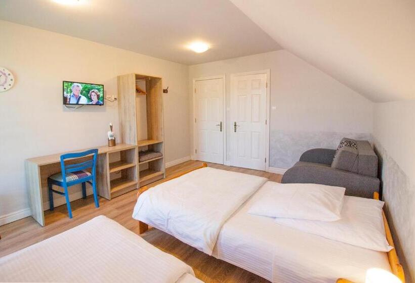 バルコニー付スタンダード４ベッドルーム, Helenowo