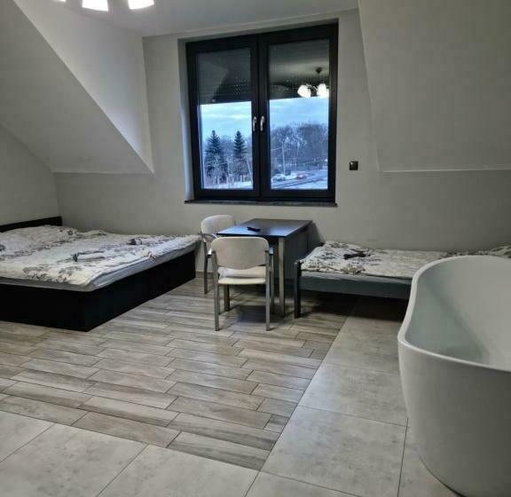 اتاق لوکس, Noclegi 24/h Leszczynek