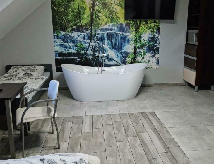 اتاق لوکس, Noclegi 24/h Leszczynek