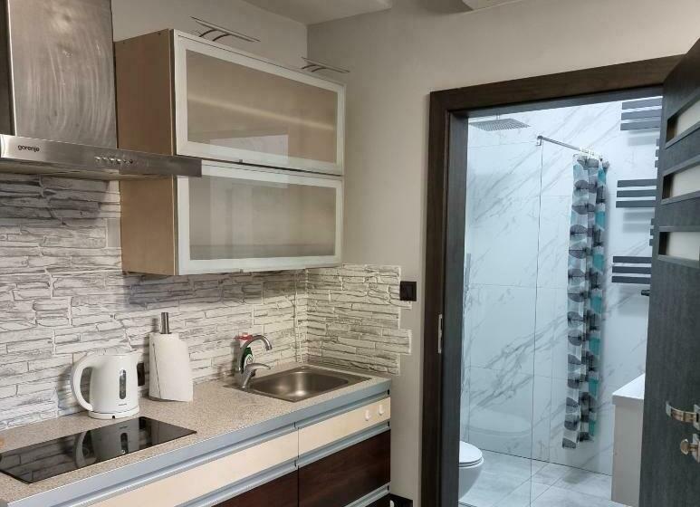 اتاق لوکس, Noclegi 24/h Leszczynek