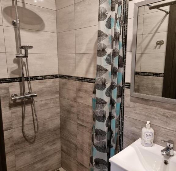 اتاق لوکس, Noclegi 24/h Leszczynek