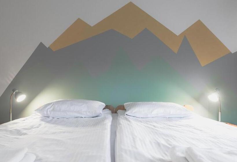 스탠다드 룸 킹사이즈 침대, Przystanek Czarne