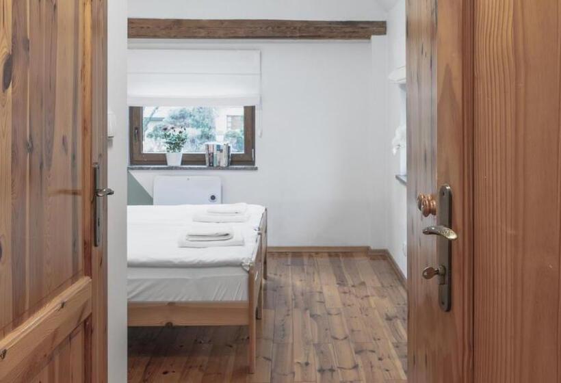 스탠다드 룸 킹사이즈 침대, Przystanek Czarne