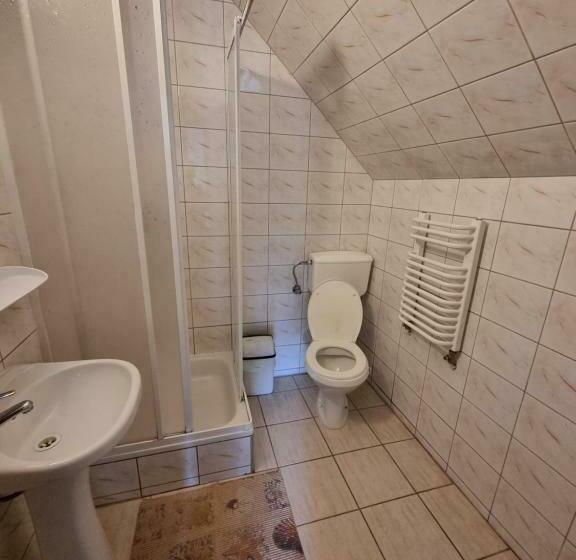 חדר משפחתי, Przystanek Podgórze