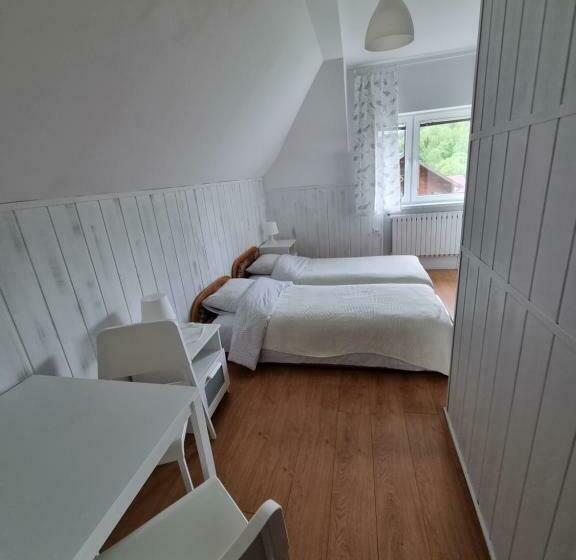 חדר משפחתי, Przystanek Podgórze