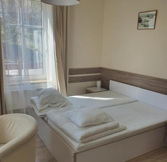 סטודיו משפחתי, Przystanek Podgórze