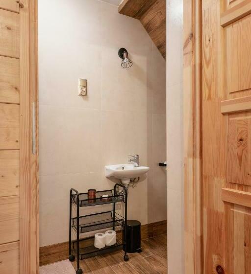 اتاق استاندارد سه نفره, Pustelnia Wodza