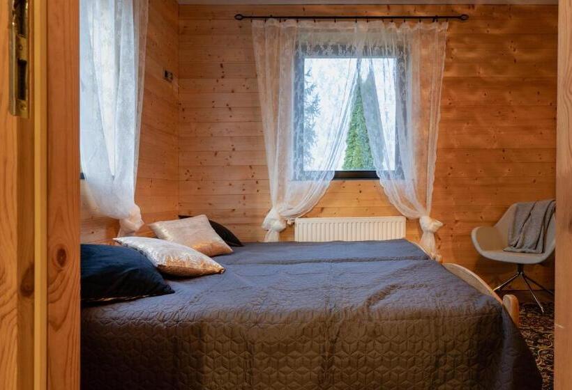 Quarto Triplo Estandar, Pustelnia Wodza