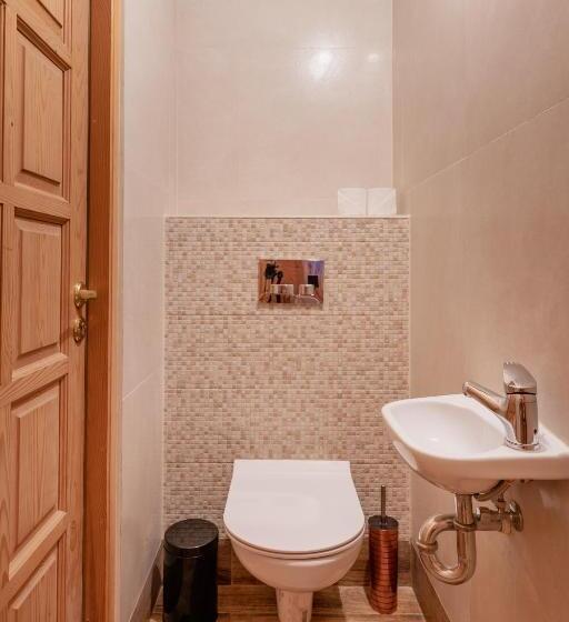 Quarto Triplo Estandar, Pustelnia Wodza