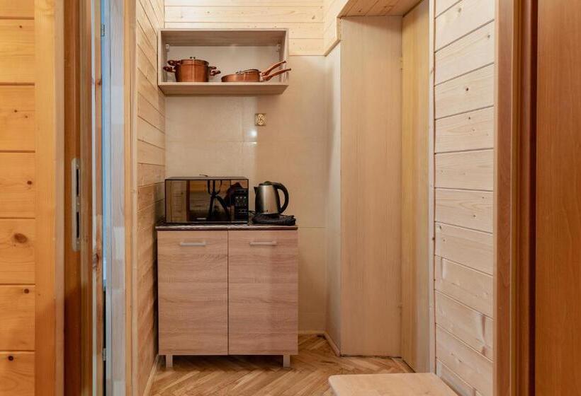 اتاق استاندارد سه نفره, Pustelnia Wodza