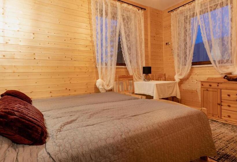 Quarto Triplo Estandar, Pustelnia Wodza