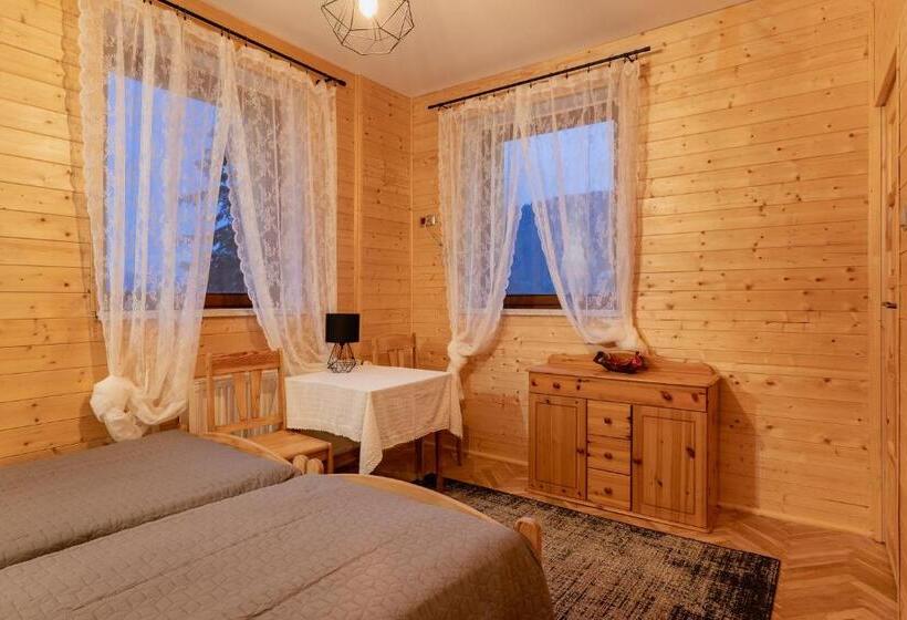 اتاق استاندارد سه نفره, Pustelnia Wodza