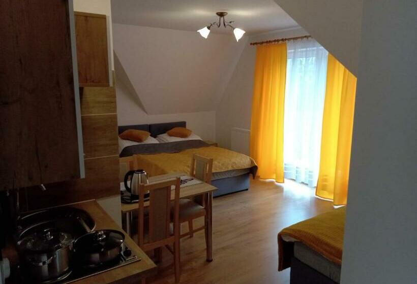 اتاق استاندارد سه تخته با بالکن, Willa Halusia