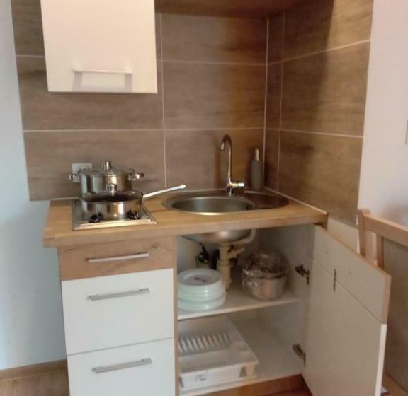 اتاق استاندارد سه تخته با بالکن, Willa Halusia