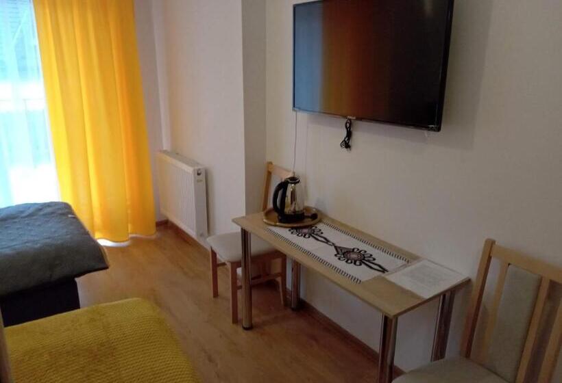 اتاق استاندارد, Willa Halusia