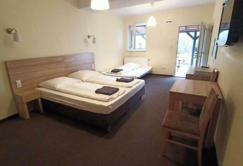 חדר סטודיו סטנדרד, Folwark Na Półwyspie