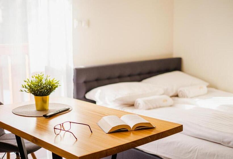 آپارتمان 1 خوابه, Apartamenty Homole