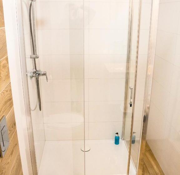 اتاق لوکس, żelazne Wrota