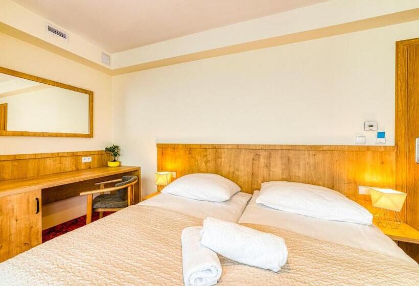 اتاق استاندارد با بالکن, żelazne Wrota