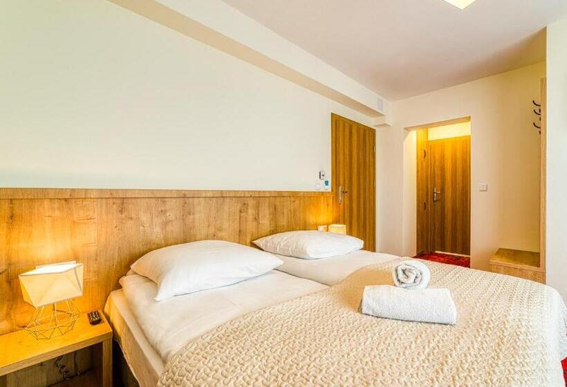 اتاق استاندارد با بالکن, żelazne Wrota