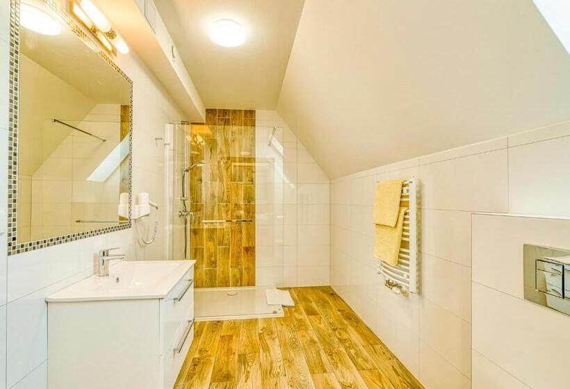 اتاق استاندارد, żelazne Wrota