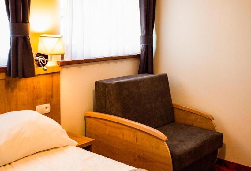 اتاق استاندارد, żelazne Wrota