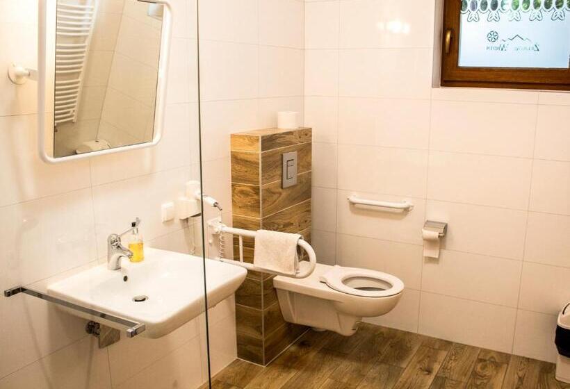 اتاق استاندارد سه نفره, żelazne Wrota