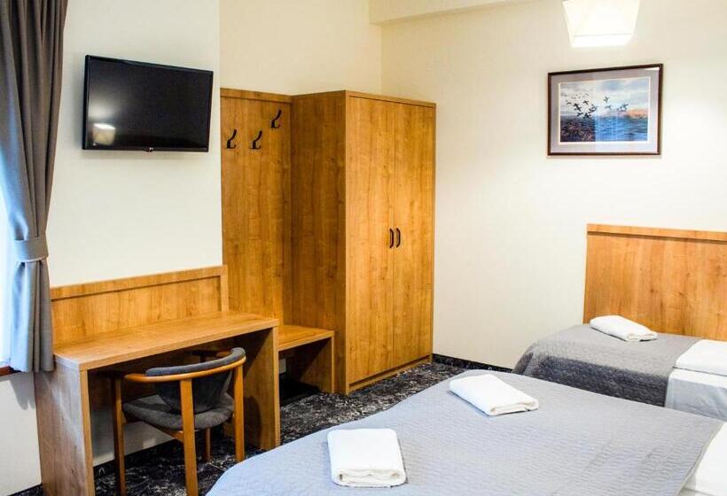 اتاق استاندارد سه نفره, żelazne Wrota