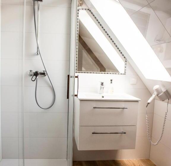 استودیوی استاندارد, żelazne Wrota