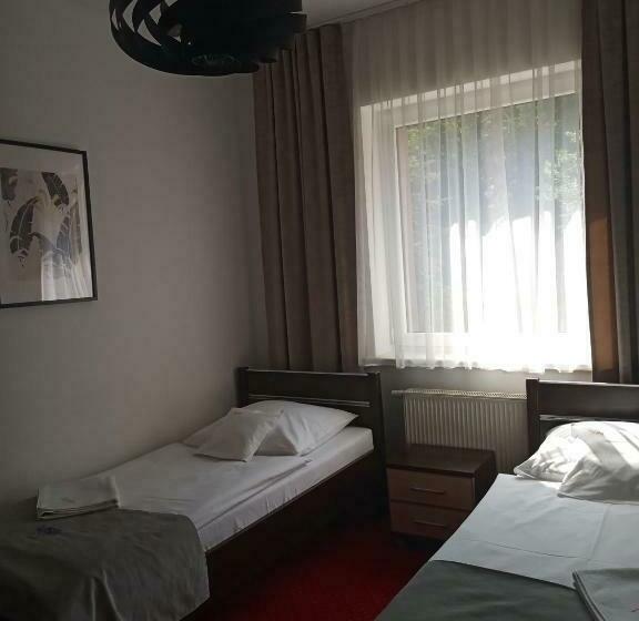 חדר בסיסי, Lusia