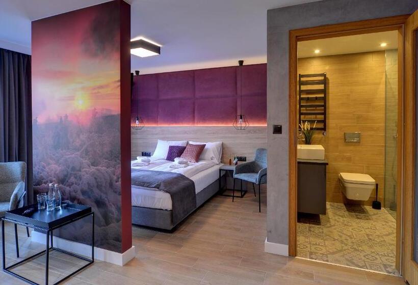 اتاق استاندارد با بالکن, Walizka Wspomnień