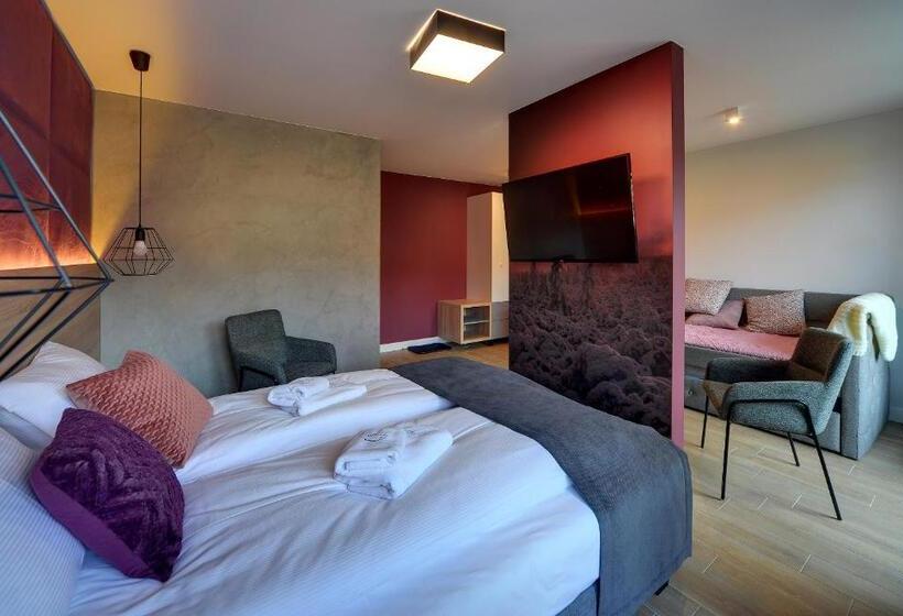 اتاق استاندارد با بالکن, Walizka Wspomnień