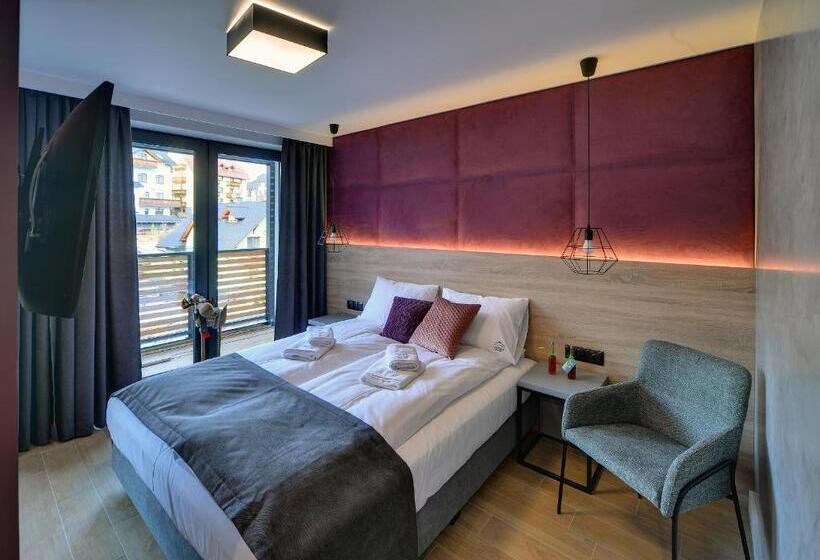 اتاق استاندارد با بالکن, Walizka Wspomnień