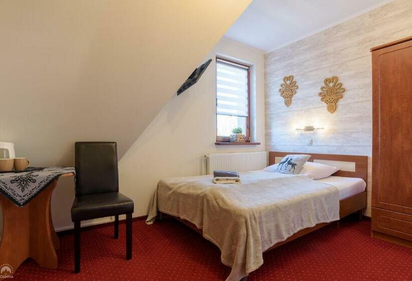 اتاق استاندارد یک نفره, Willa Joanna