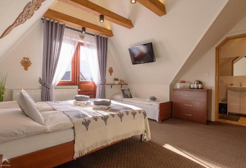 اتاق استاندارد سه نفره, Willa Joanna