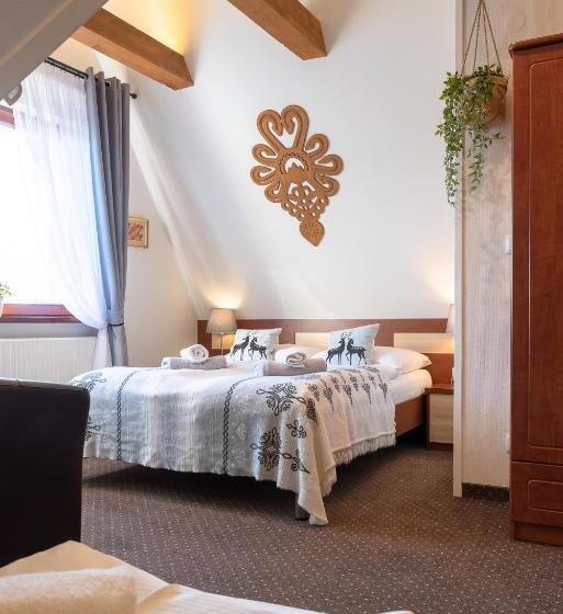 اتاق استاندارد چهار تخته, Willa Joanna