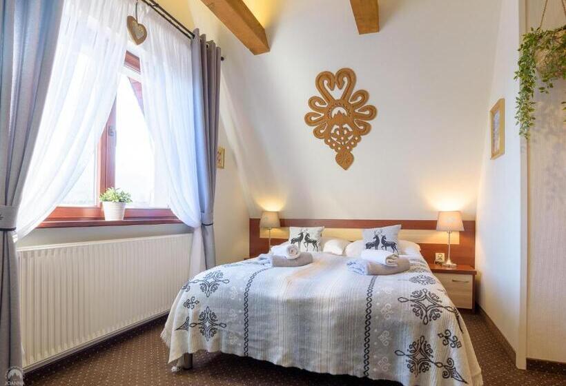 اتاق استاندارد چهار تخته, Willa Joanna