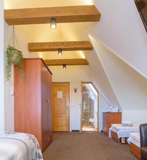 اتاق استاندارد چهار تخته, Willa Joanna