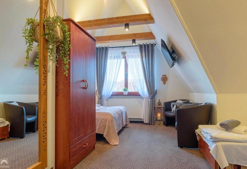 اتاق استاندارد چهار تخته, Willa Joanna