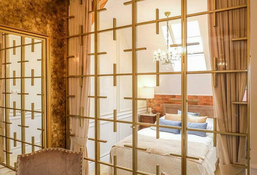 استودیو خانوادگی, Zatoka Aniołów