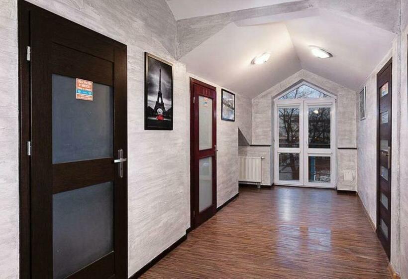 스탠다드 룸 공동 욕실, Hostel Radom