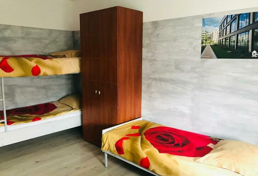 이코노미 쿼드러플룸(공용 화장실), Hostel Radom