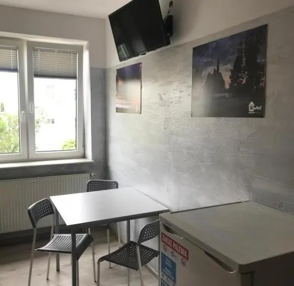 バスルーム共同エコノミー4人部屋, Hostel Radom